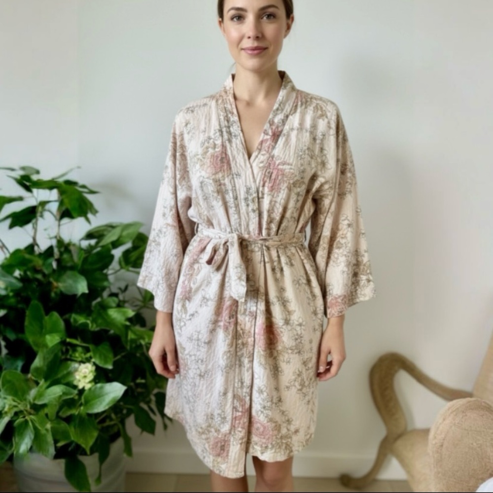 Tahari Sleepwear Cream Floral Robe Size Small - Picture 7 of 9